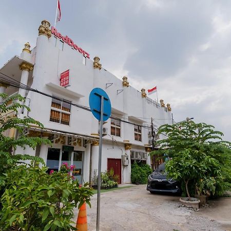 Reddoorz Syariah Near Universitas Borobudur 雅加达 外观 照片