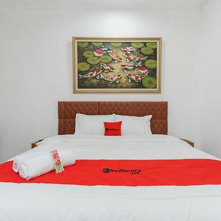 Reddoorz Syariah Near Universitas Borobudur 雅加达 外观 照片