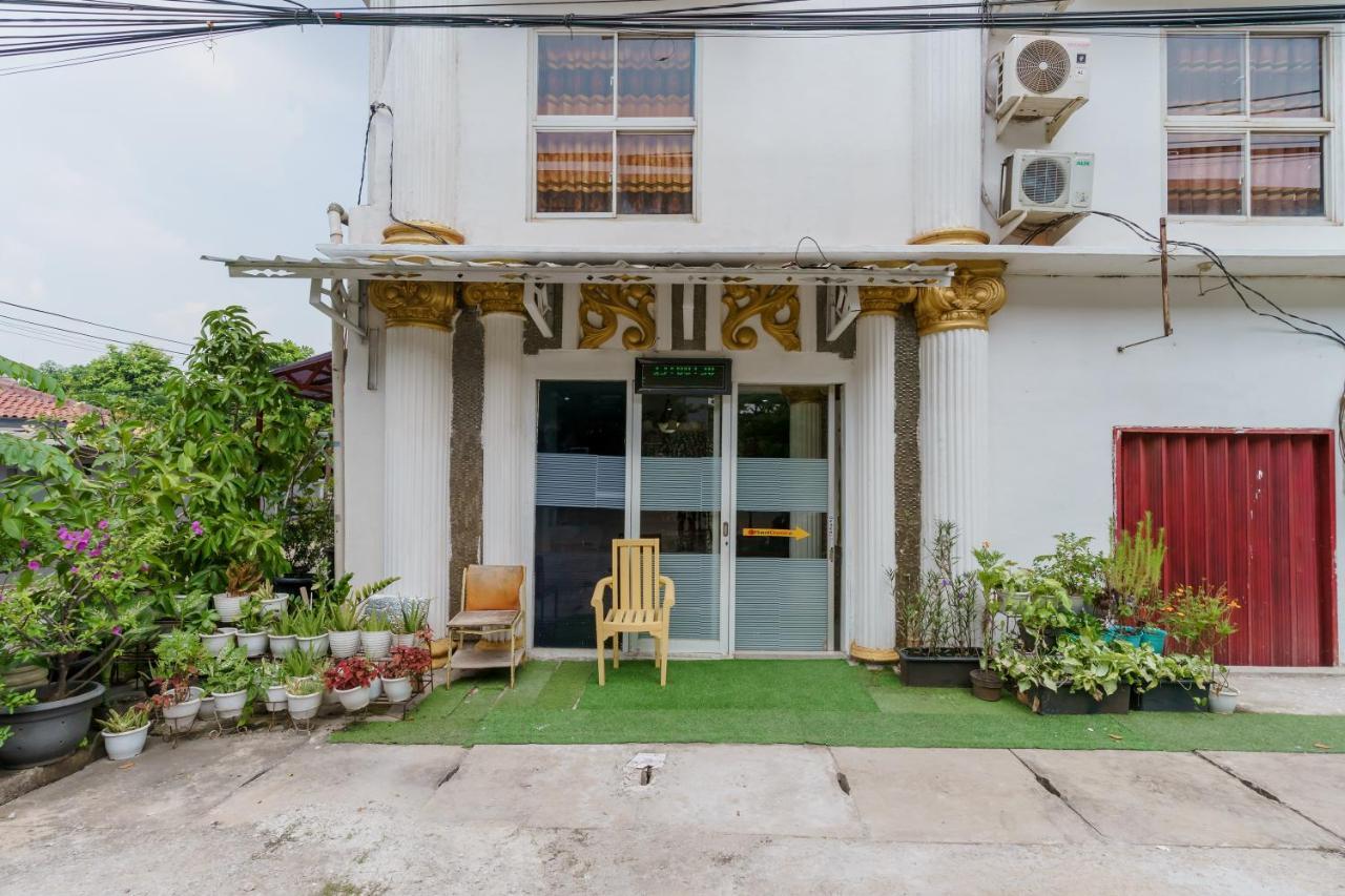 Reddoorz Syariah Near Universitas Borobudur 雅加达 外观 照片