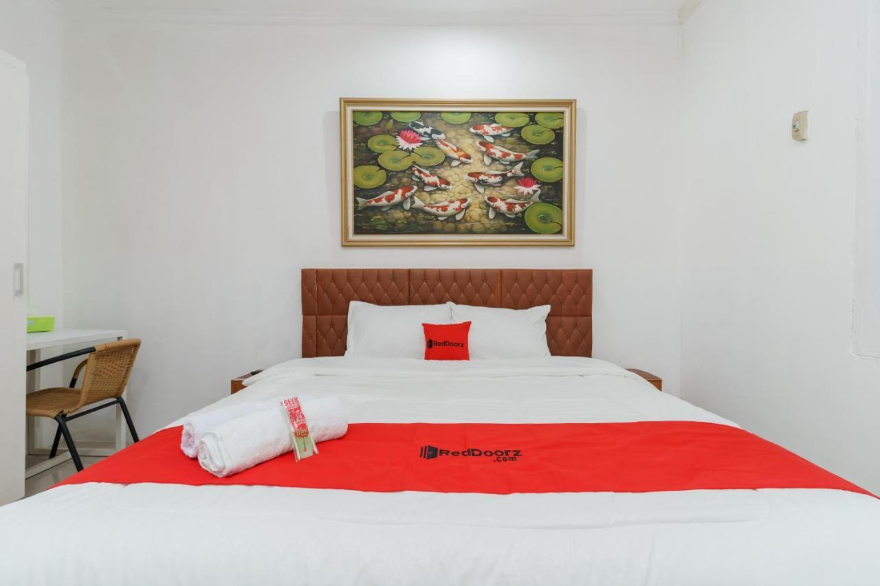 Reddoorz Syariah Near Universitas Borobudur 雅加达 外观 照片