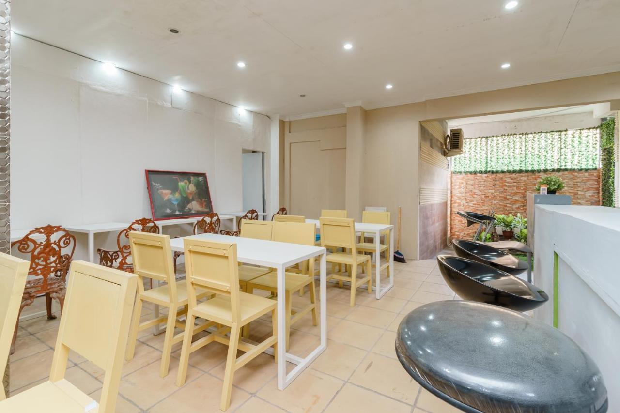 Reddoorz Syariah Near Universitas Borobudur 雅加达 外观 照片