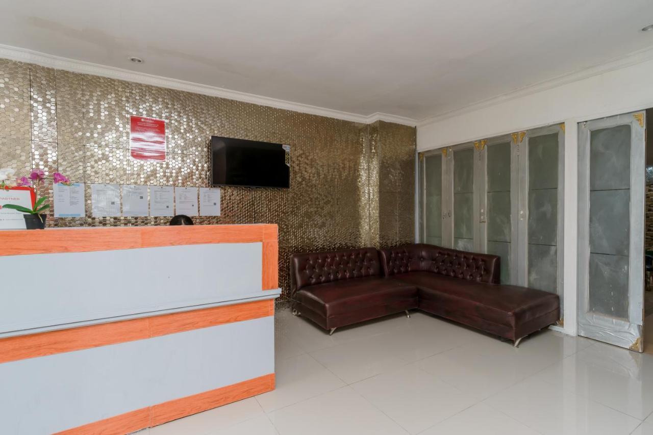 Reddoorz Syariah Near Universitas Borobudur 雅加达 外观 照片