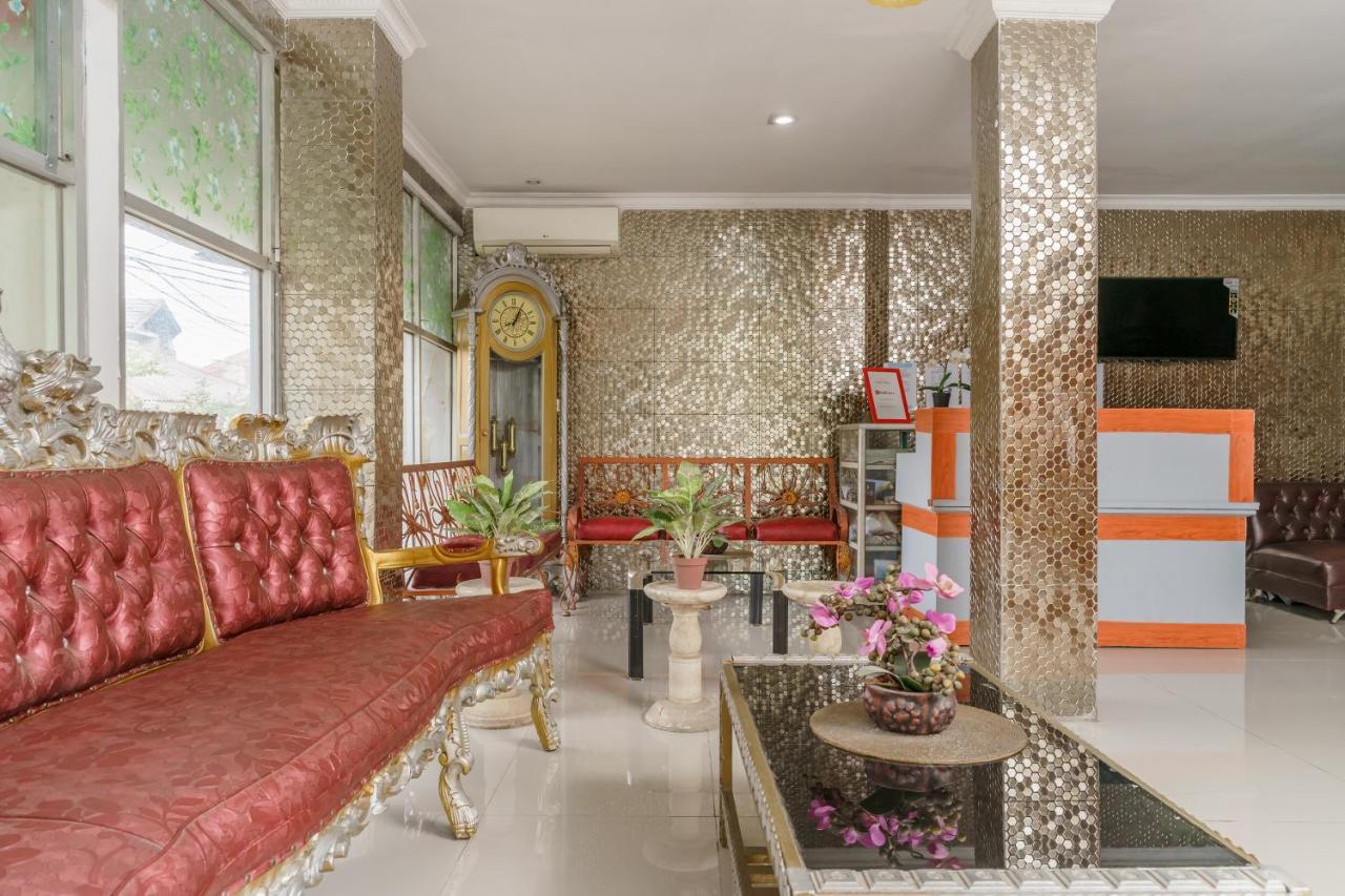 Reddoorz Syariah Near Universitas Borobudur 雅加达 外观 照片